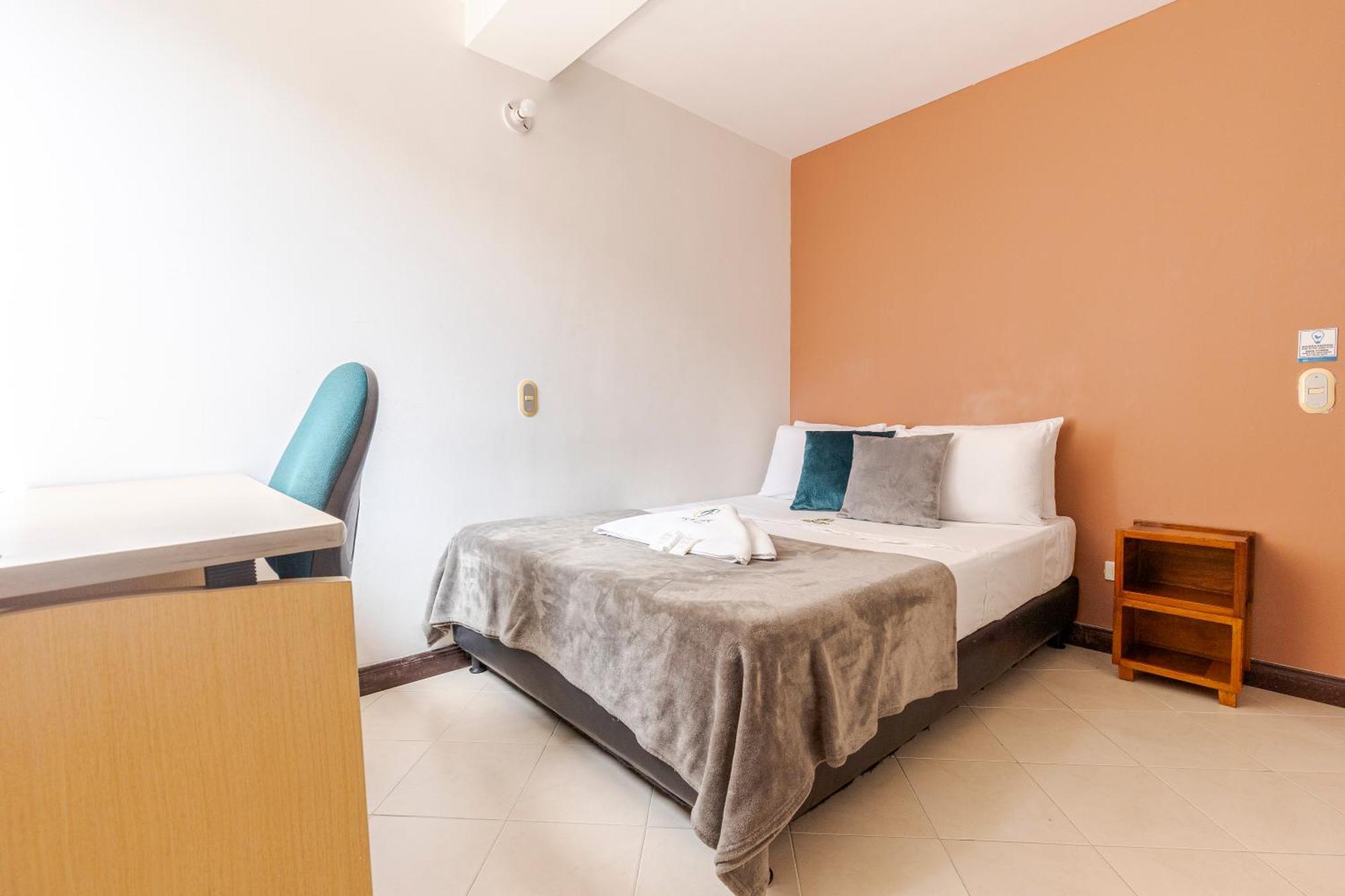 Poblado Guest House Medellín Cameră foto